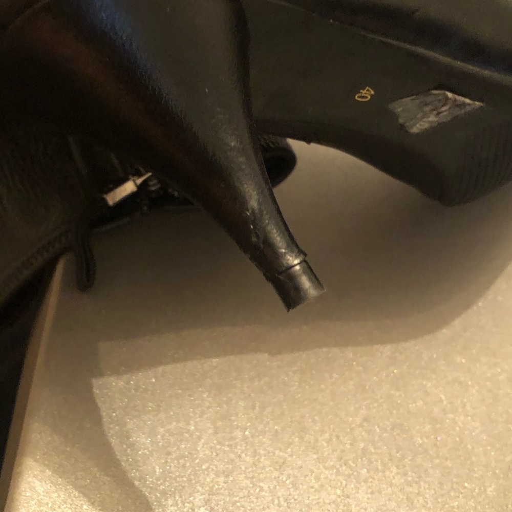 PRADA - Picture 10 of 16